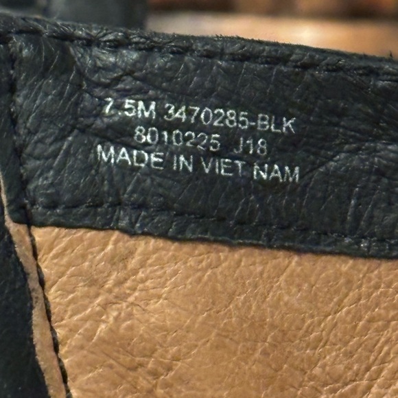 Frye Black Leather Ankle Booties with Zipper size 7.5 Great condition! - Picture 15 of 15